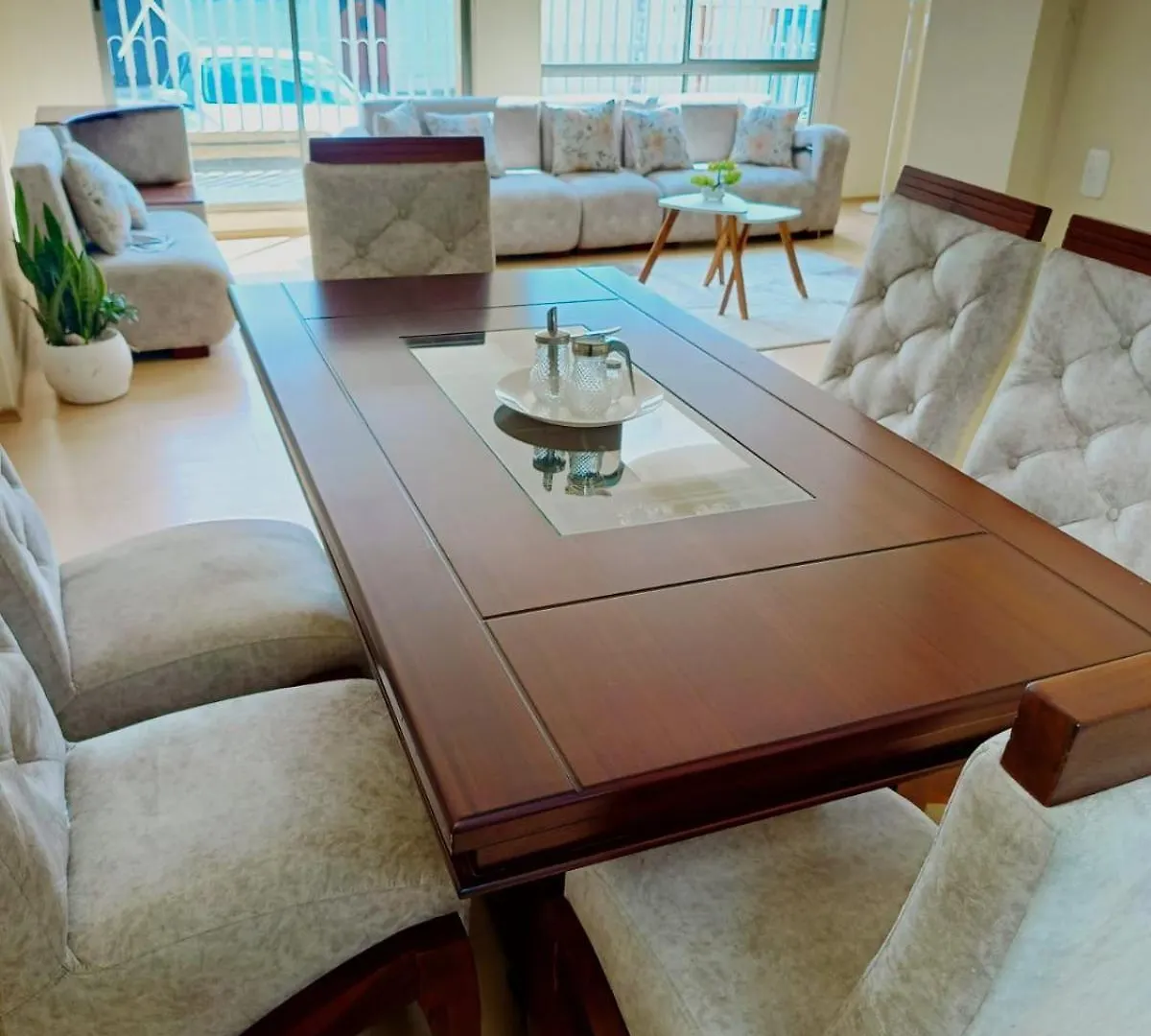 Departamento Completo Cerca De Embajada Americana Quito Lägenhet